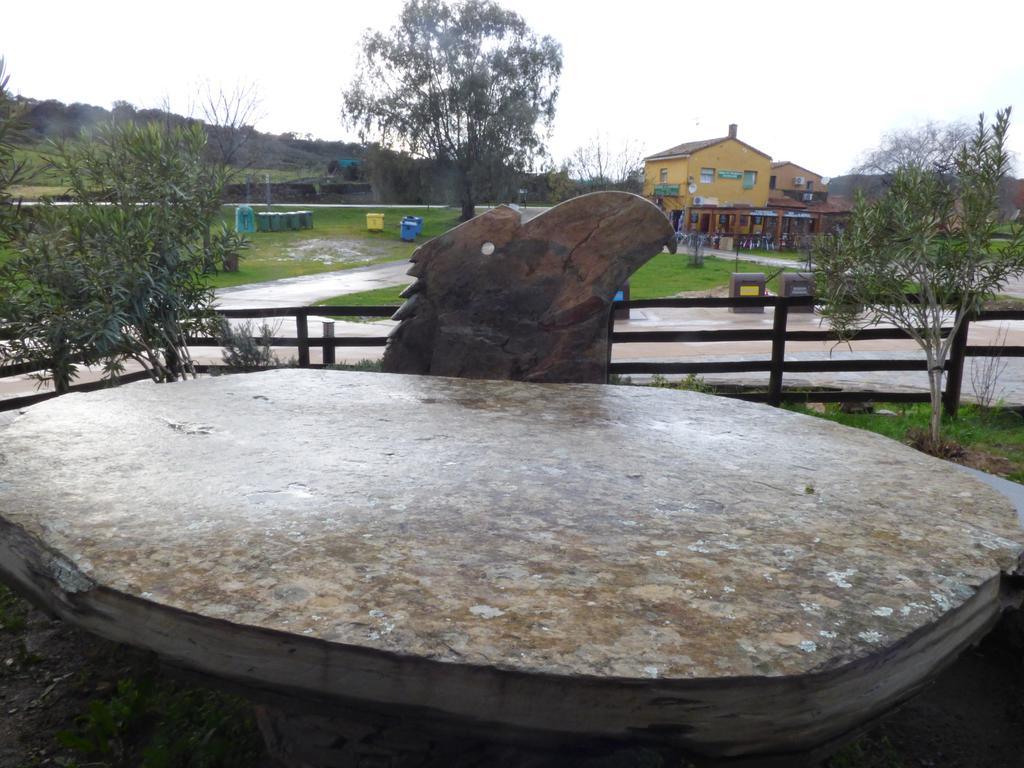 Casa Rural Al-Mofrag Y Apartamentos El Mirador De Monfraguee 比利亚雷亚尔圣卡洛斯 外观 照片