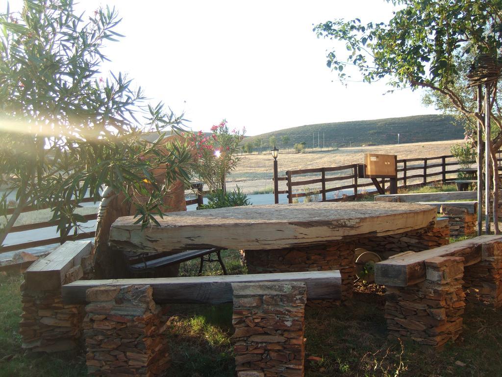 Casa Rural Al-Mofrag Y Apartamentos El Mirador De Monfraguee 比利亚雷亚尔圣卡洛斯 外观 照片