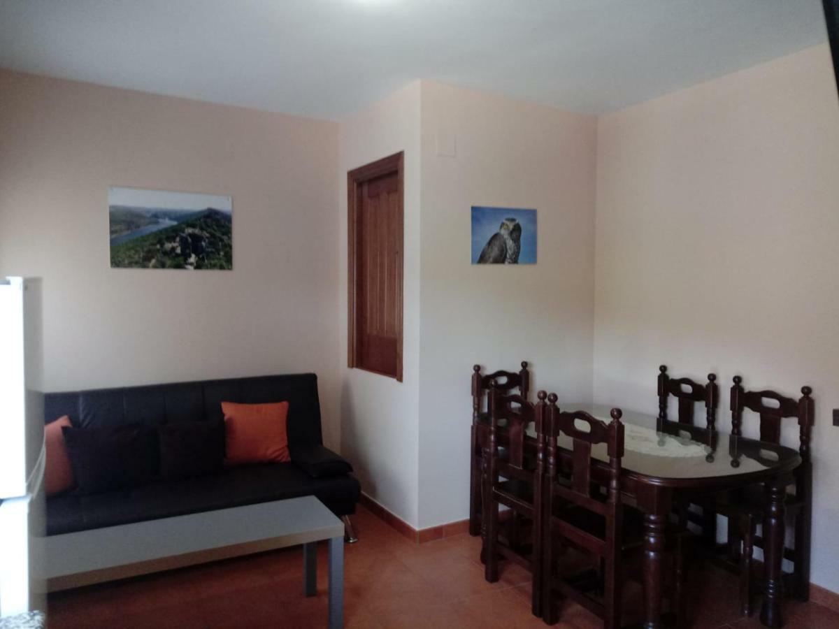Casa Rural Al-Mofrag Y Apartamentos El Mirador De Monfraguee 比利亚雷亚尔圣卡洛斯 外观 照片